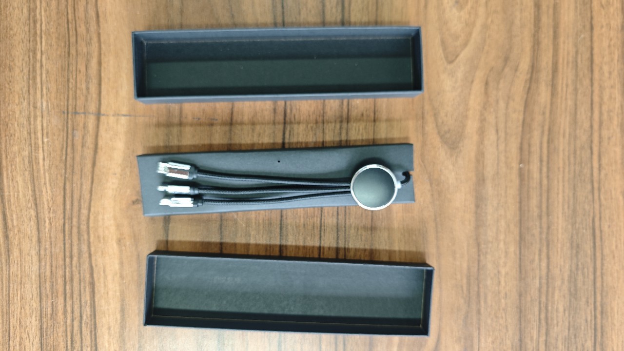 Boxed 3-in-1 glowing logo data cable