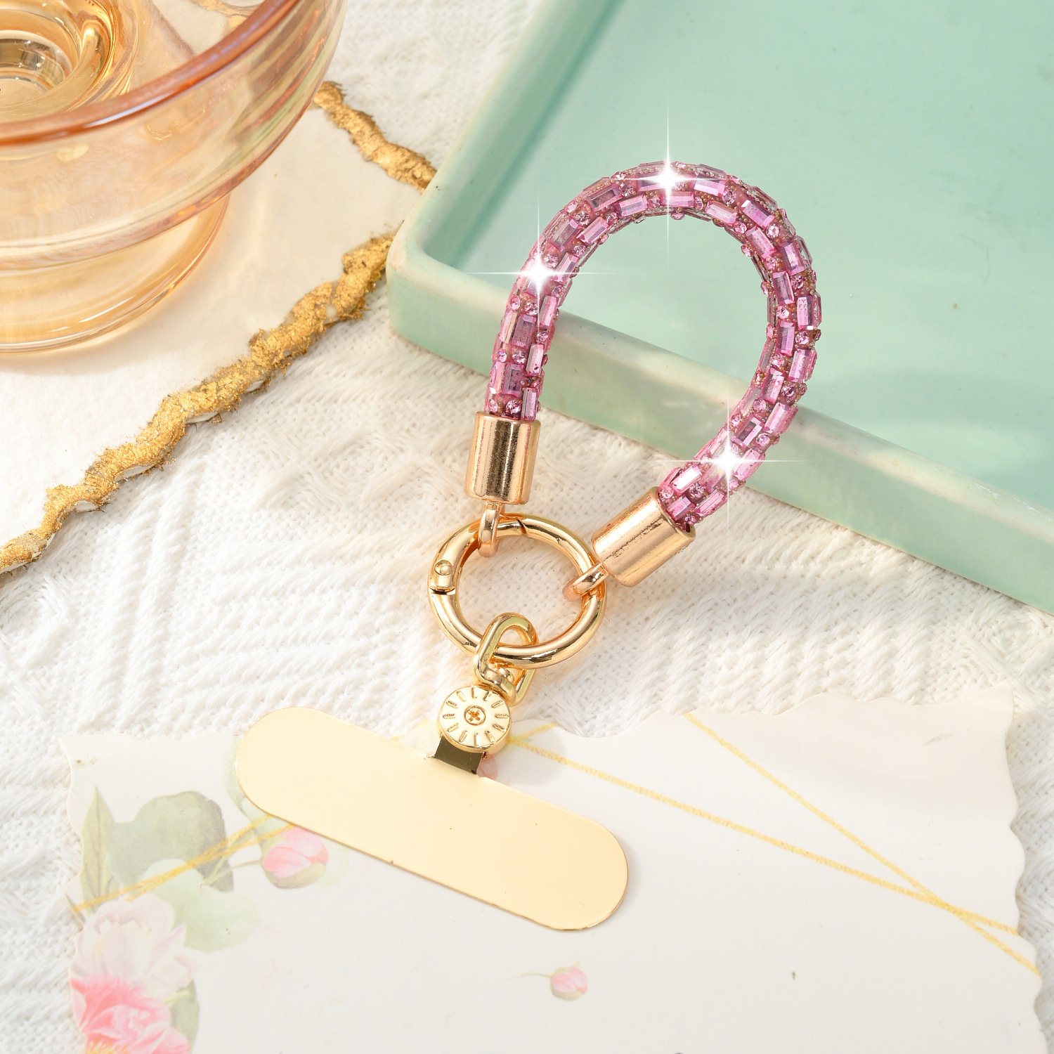 Phone short lanyard finger rope car keychain pendant anti-loss anti-theft small pendant hanging chain