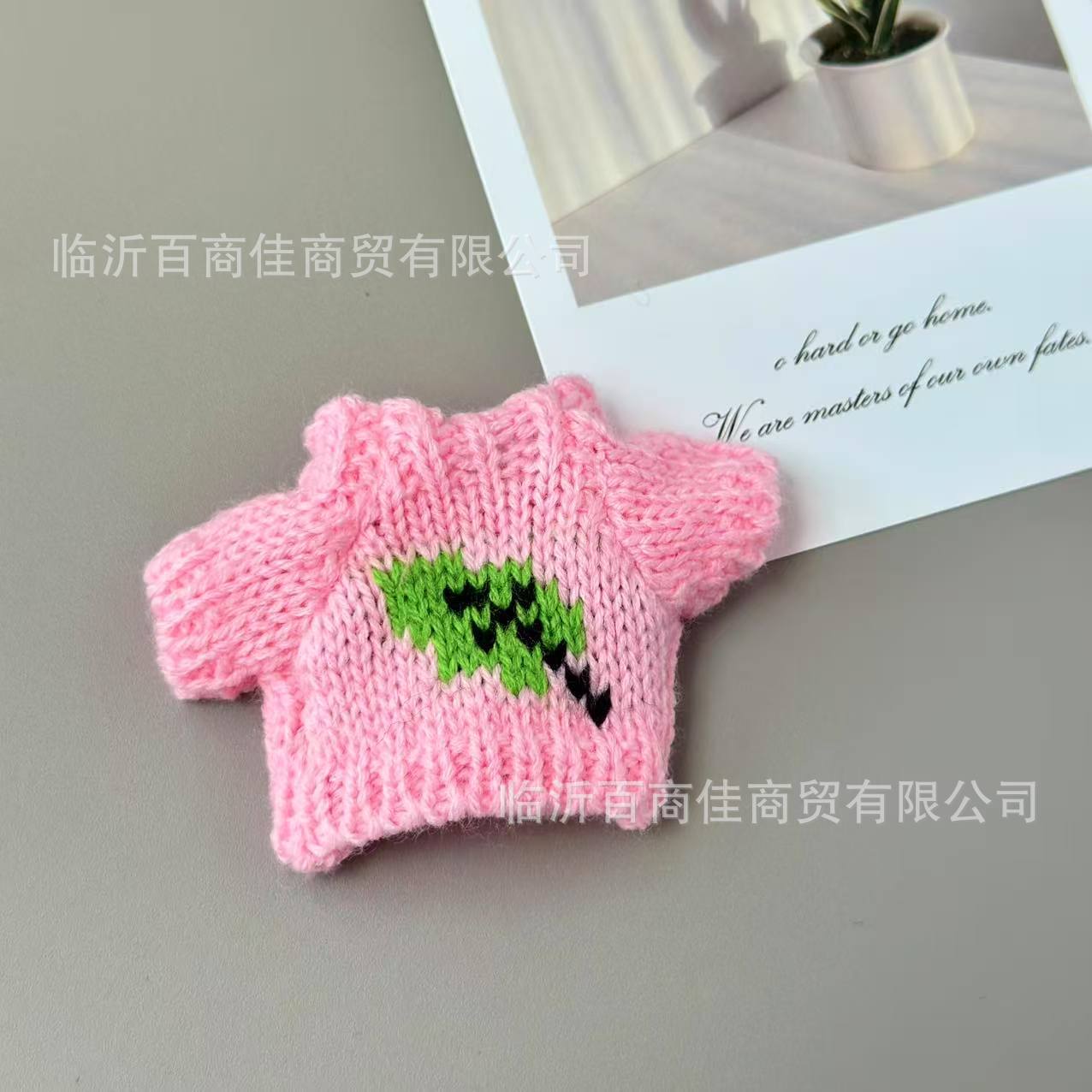 树叶粉毛衣 · 高5CM----------宽5CM