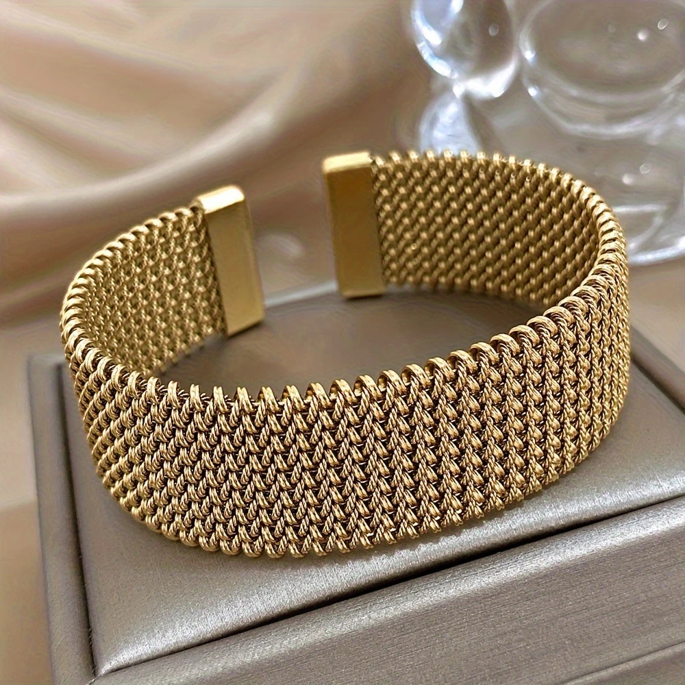 Vacuum plated 18k dense line embossed titanium steel bracelet women couple jewelry