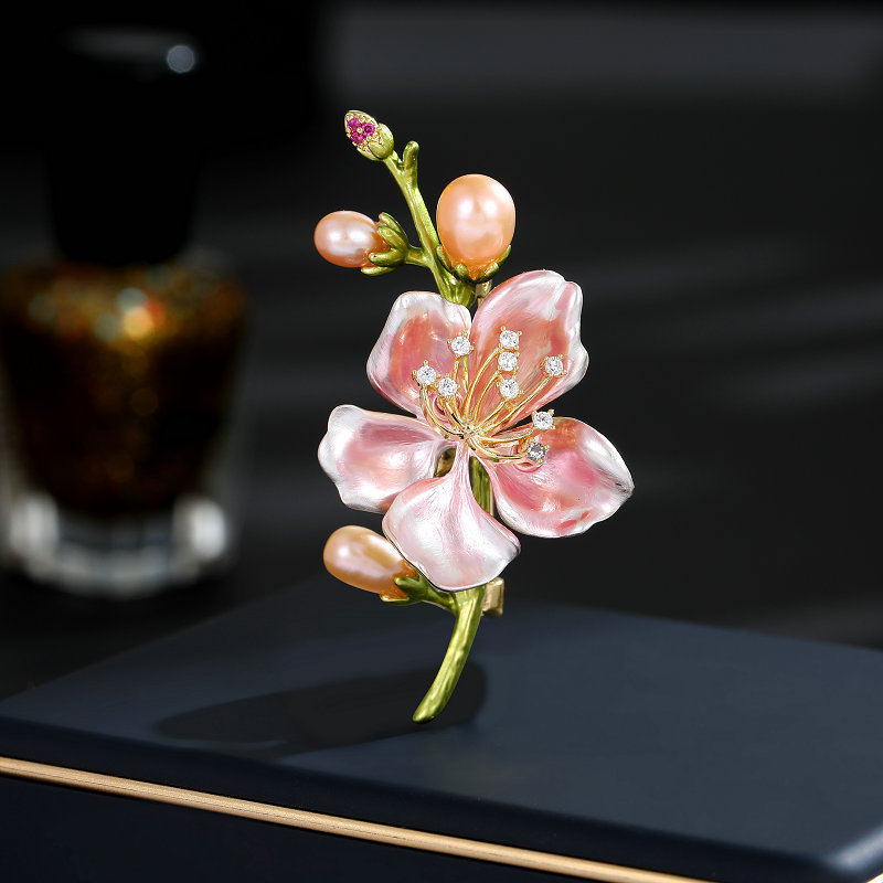 Elegant Chinese Style Dress Cheongsam Brooch Freshwater Pearl Multi-Purpose Anti-Exposure Magnolia Brooch