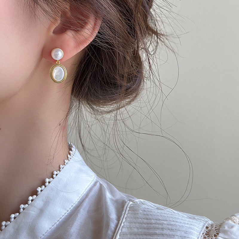 Natural Freshwater Pearl Earrings S925 Silver Needle Women Niche Earrings Mother-of-Pearl Ear Studs