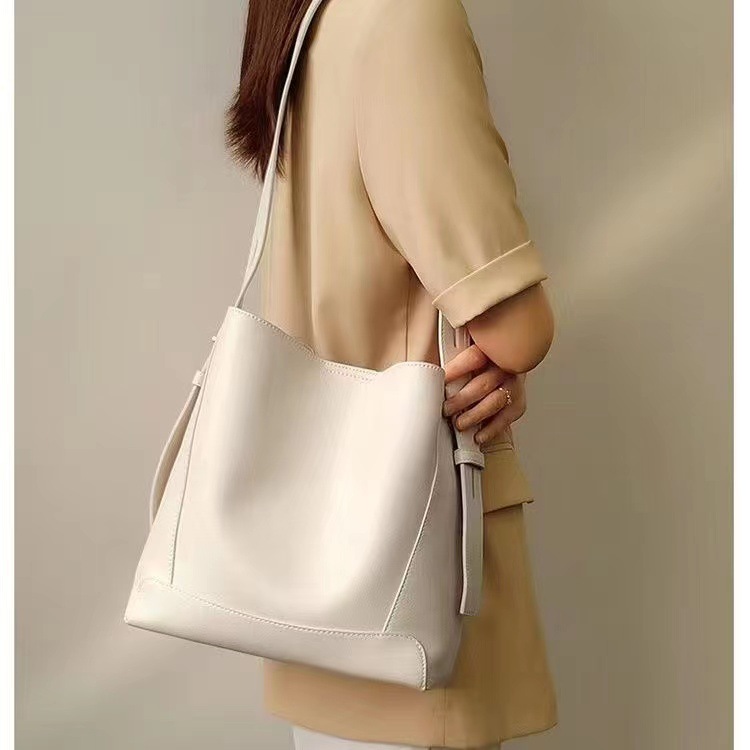 Women's bag 2026 new large capacity bucket bag soft leather single shoulder crossbody bag