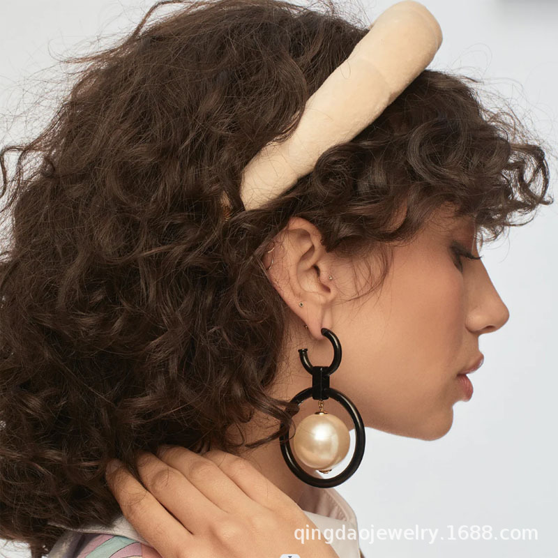 2023 new LE black resin circle large pearl drop ear hoops earrings
