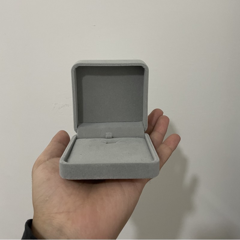 灰色手镯绒布盒