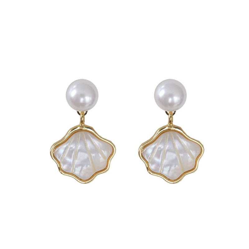 Fan-shaped shell pearl ear studs S925 silver needle earrings women mother-of-pearl ear accessories new ear drops