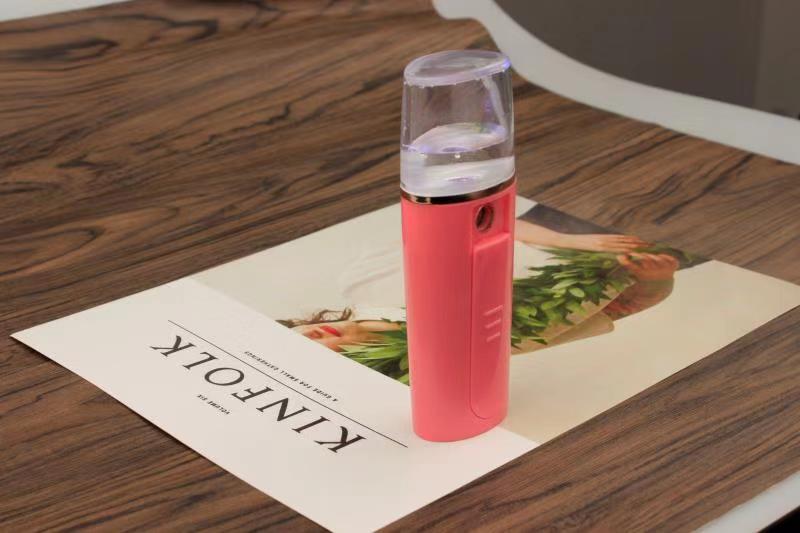 Small Waist Charging Handheld Spray 2-in-1 Humidifier Mini Portable Facial Moisturizing Beauty Device