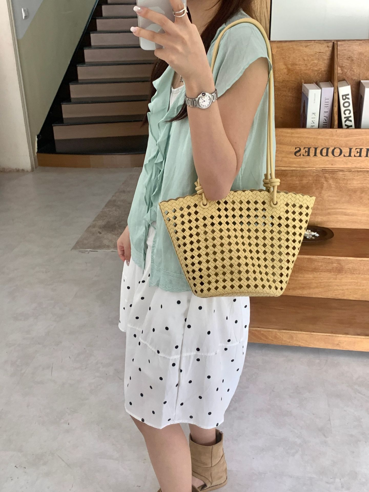 2026 Niche Hollow Woven Bag Soft Leather Basket Bag Handheld Single Shoulder Bucket Bag Summer Woven