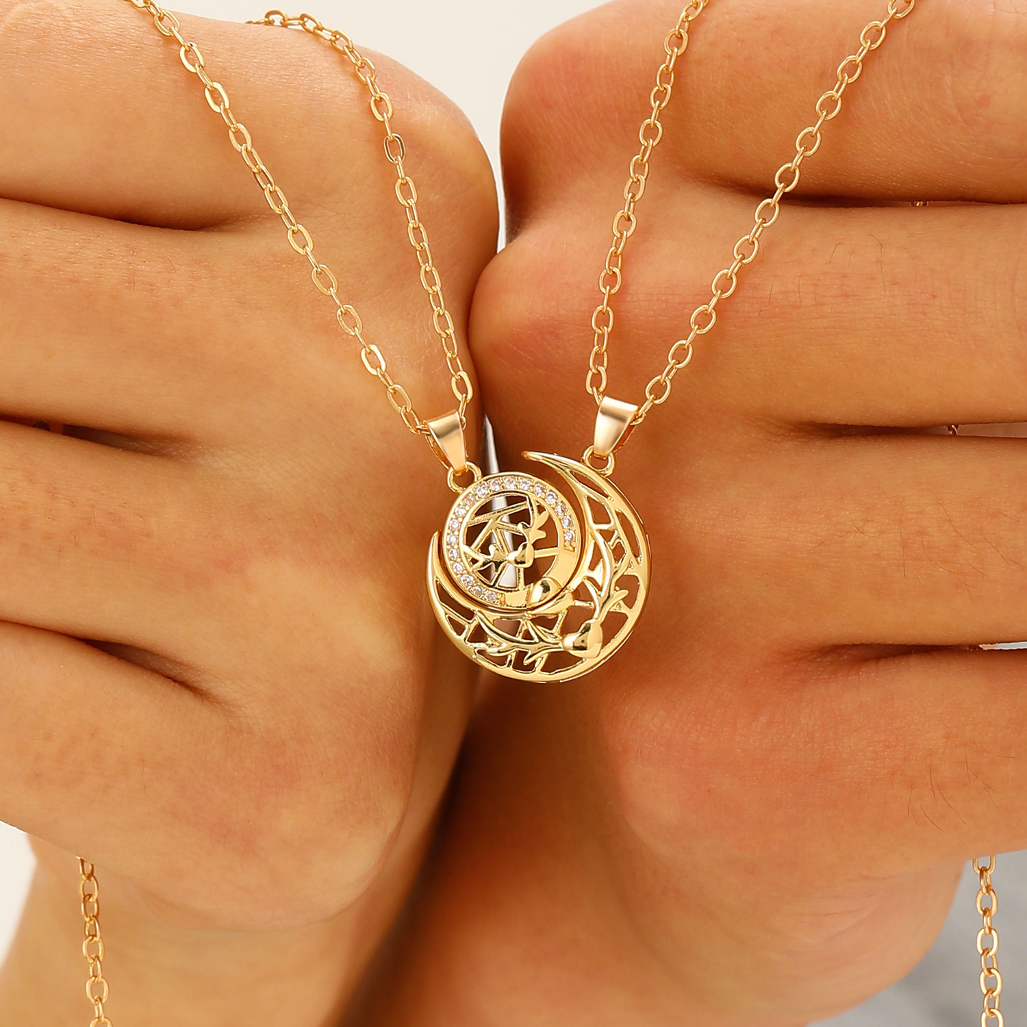 New Moon Sun Couple Necklace Magnetic Sun Moon Collarbone Chain Valentine's Day Gift for Men and Women