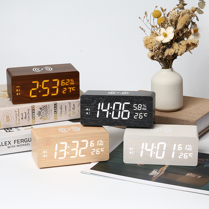 Multifunctional 15W Fast Charging Wooden Temperature and Humidity Wireless Charger LED Perpetual Calendar Clock Snooze Alarm Electronic Clock