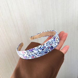 浅棕色