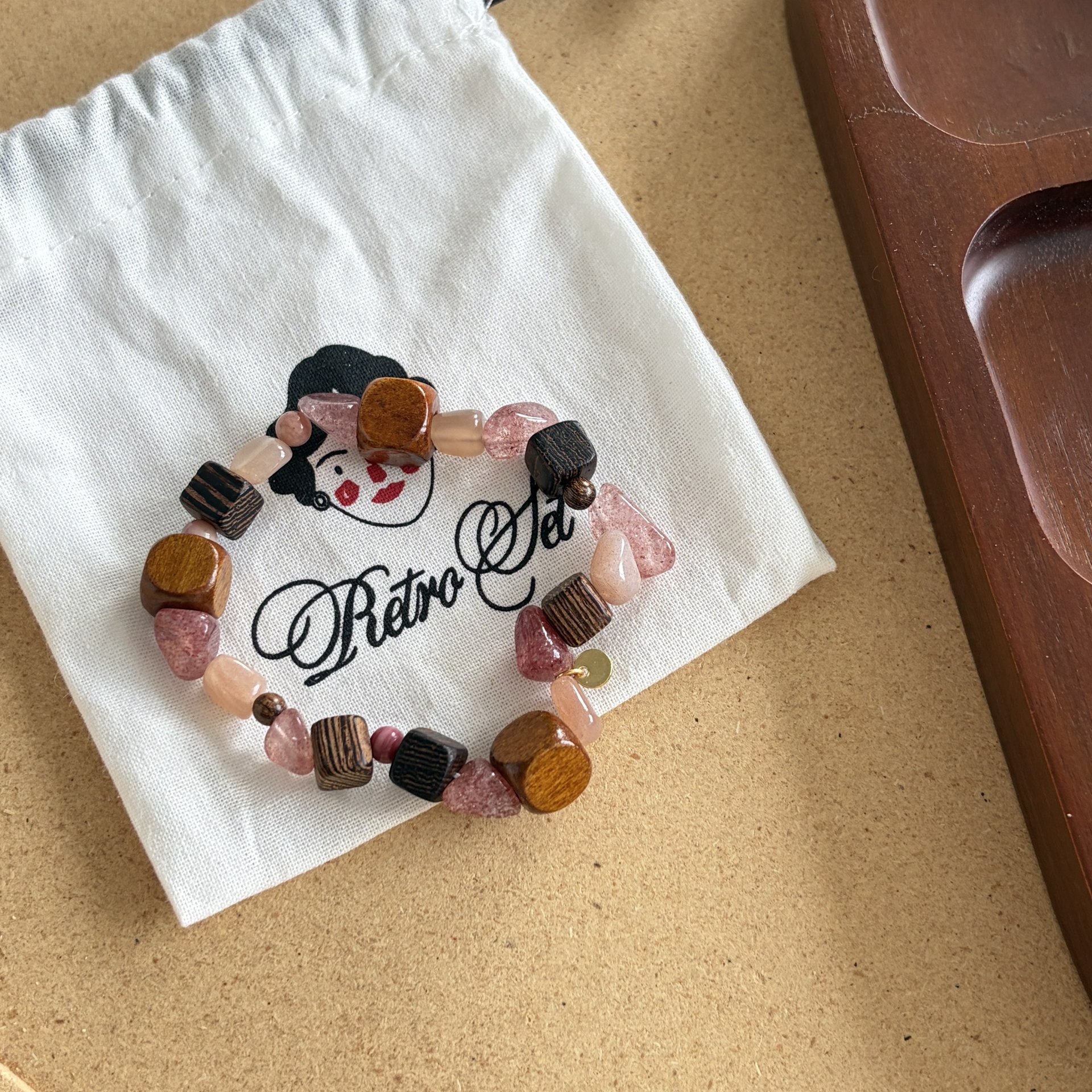 Spring Summer New Romantic Full House Natural Strawberry Crystal Rhodochrosite Sandalwood Beaded Bracelet for Women Bracelet 2026 New