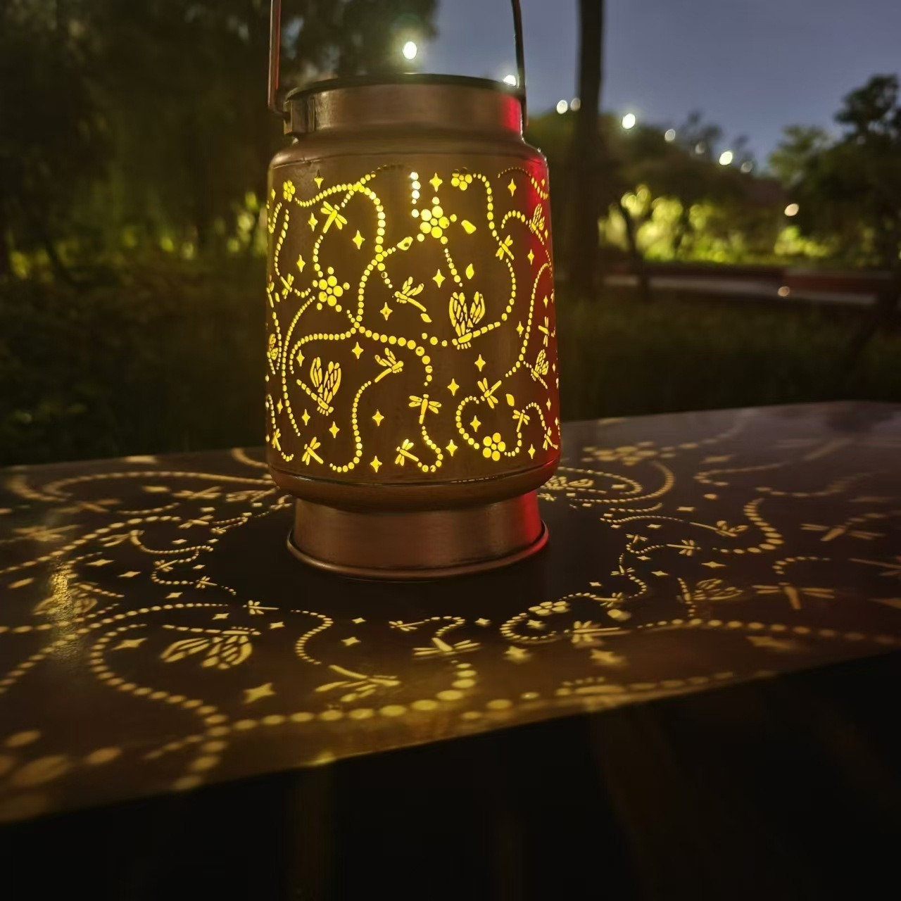 Solar Outdoor Courtyard Light Horse Lamp Animal Crack Hollow Pattern Courtyard Garden Craft