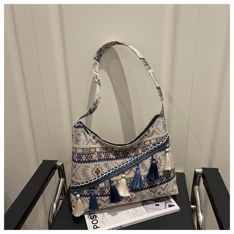 Ethnic Style Large Capacity Bag Women 2026 New Fringe Crossbody Bag Simple Single Shoulder Bag