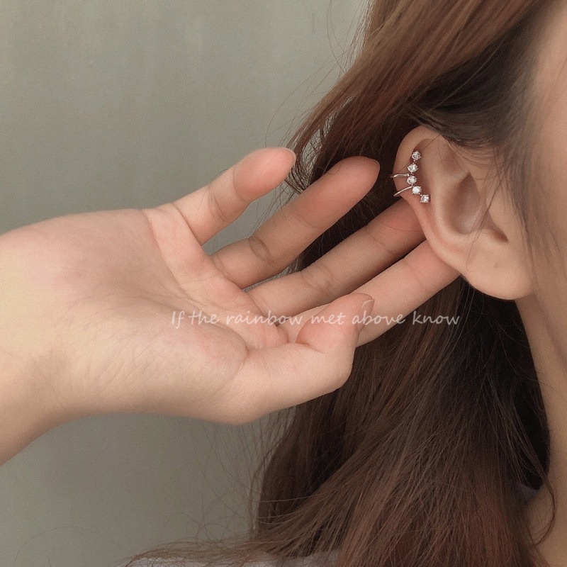 Sweet Cool Super Sparkle No Ear Hole Ear Cuff for Women New Exquisite Ear Accessories