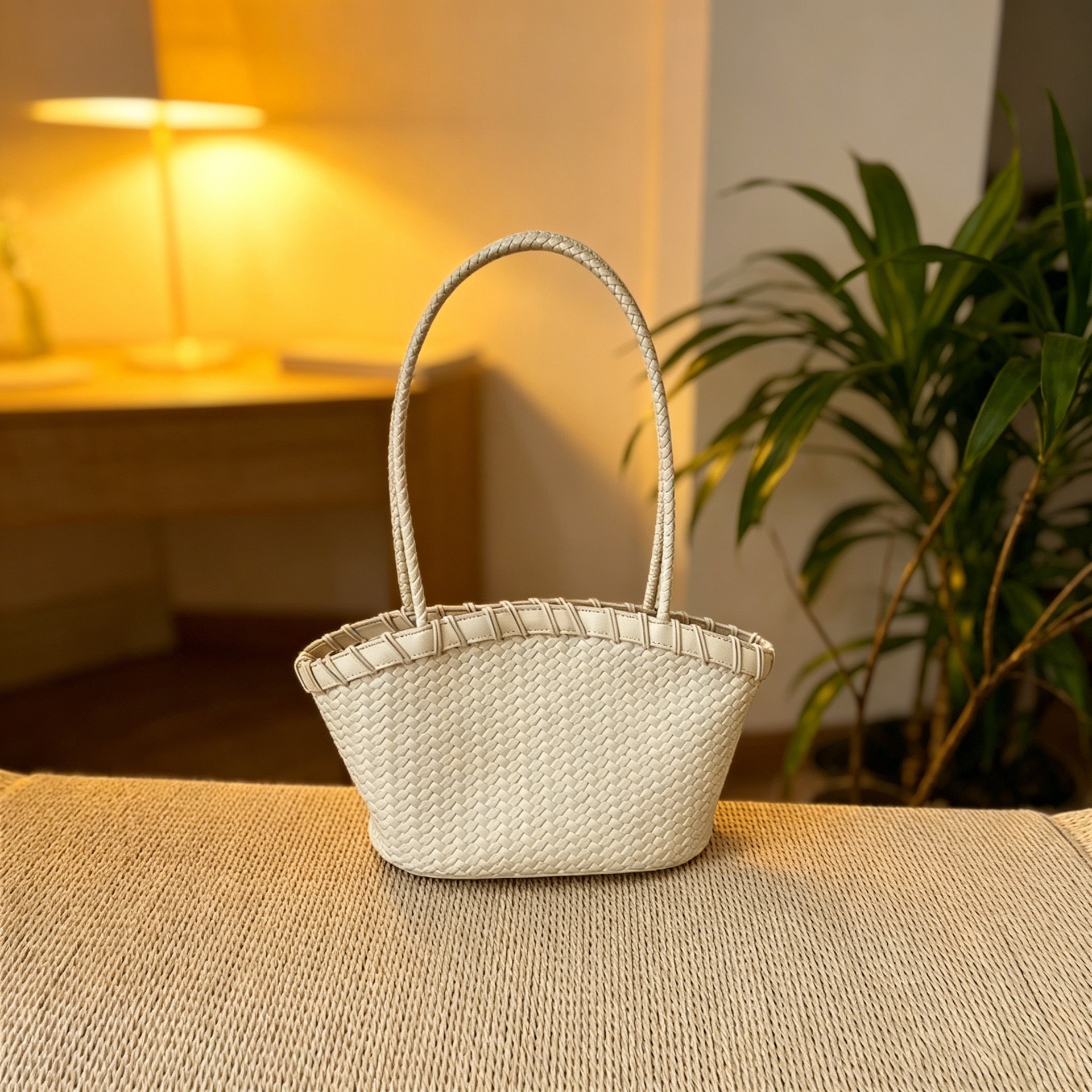 Spring/Summer New Vacation Woven Women Bag Handheld Basket Single Shoulder Shell-Shaped Tote Bag Woven Bag