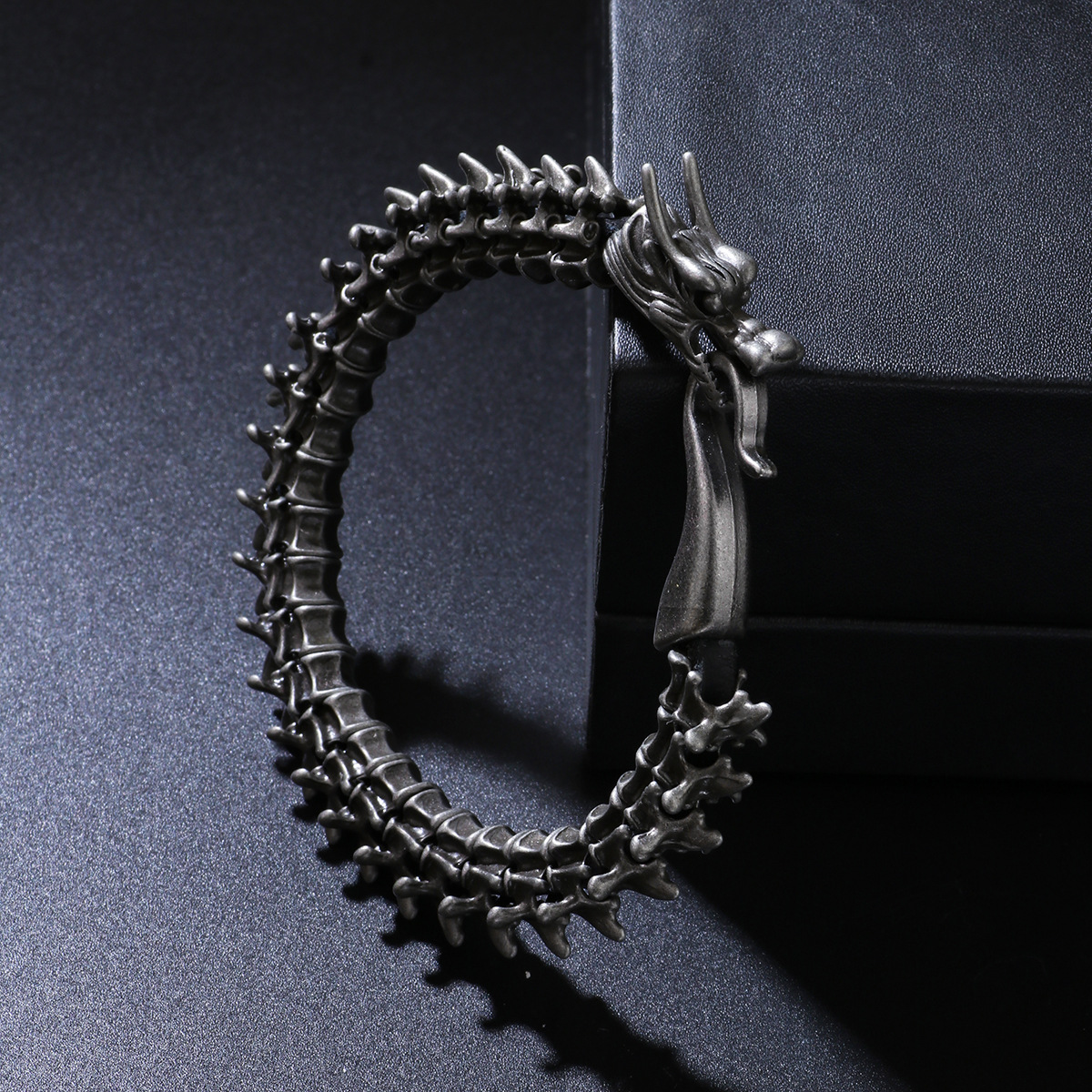 Punk Hip-hop Dragon Spine Bracelet Leather Choker Alloy Bracelet Necklace