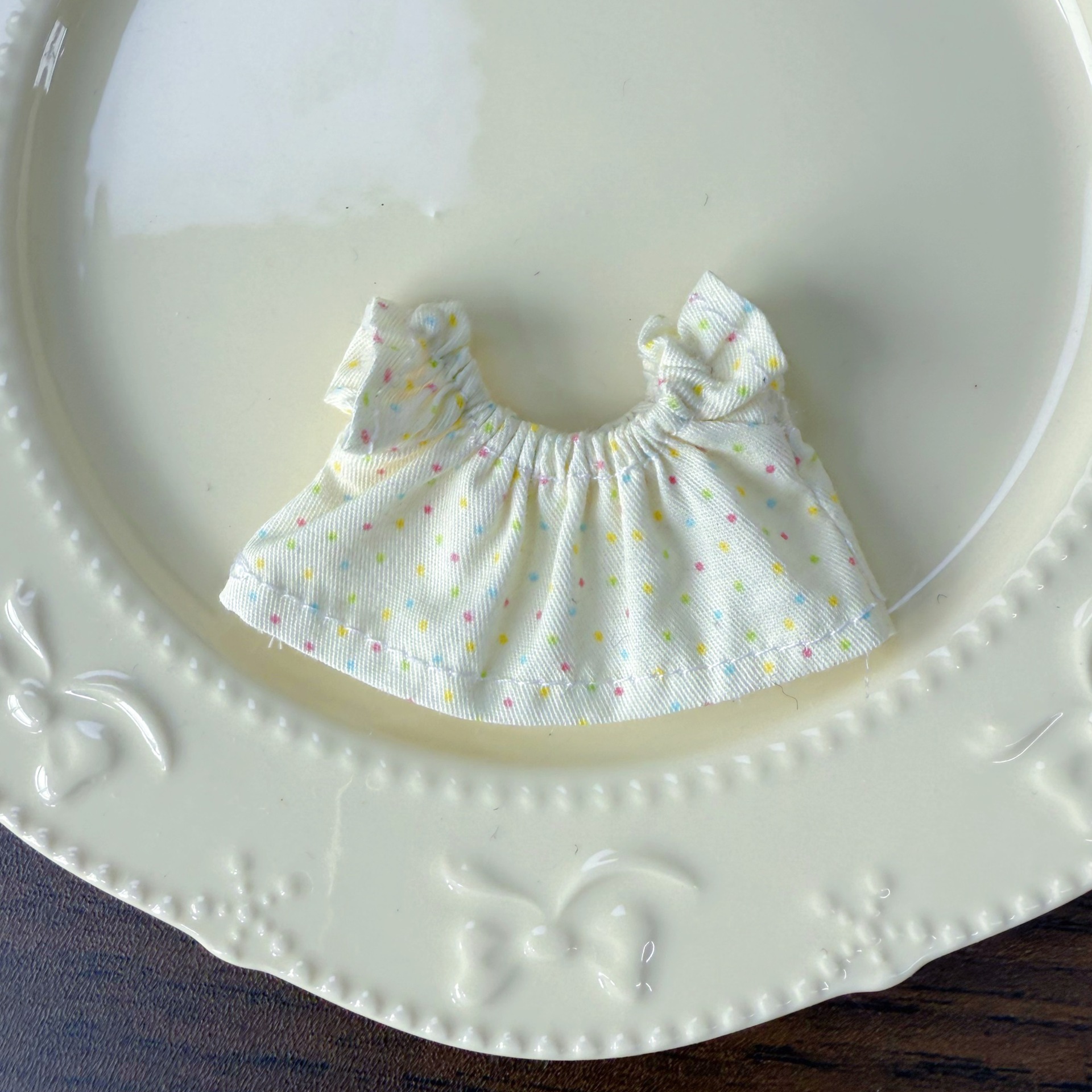 Fourth generation mini mini Labubu doll clothes 10cm dress-up clothes small skirt 4.0 LABUBU replacement
