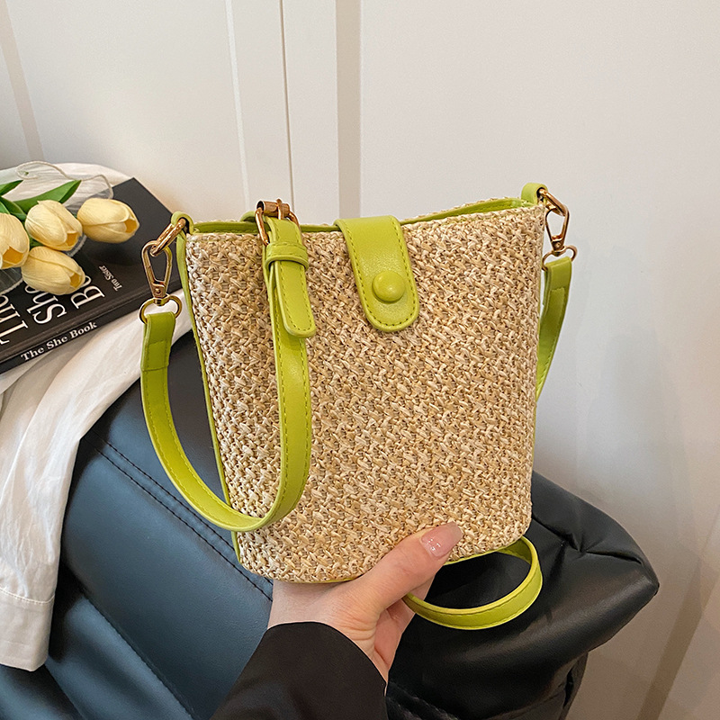New Summer Woven Vacation Fresh Straw Bag Simple Bucket Straw Bag Beach Vacation Production