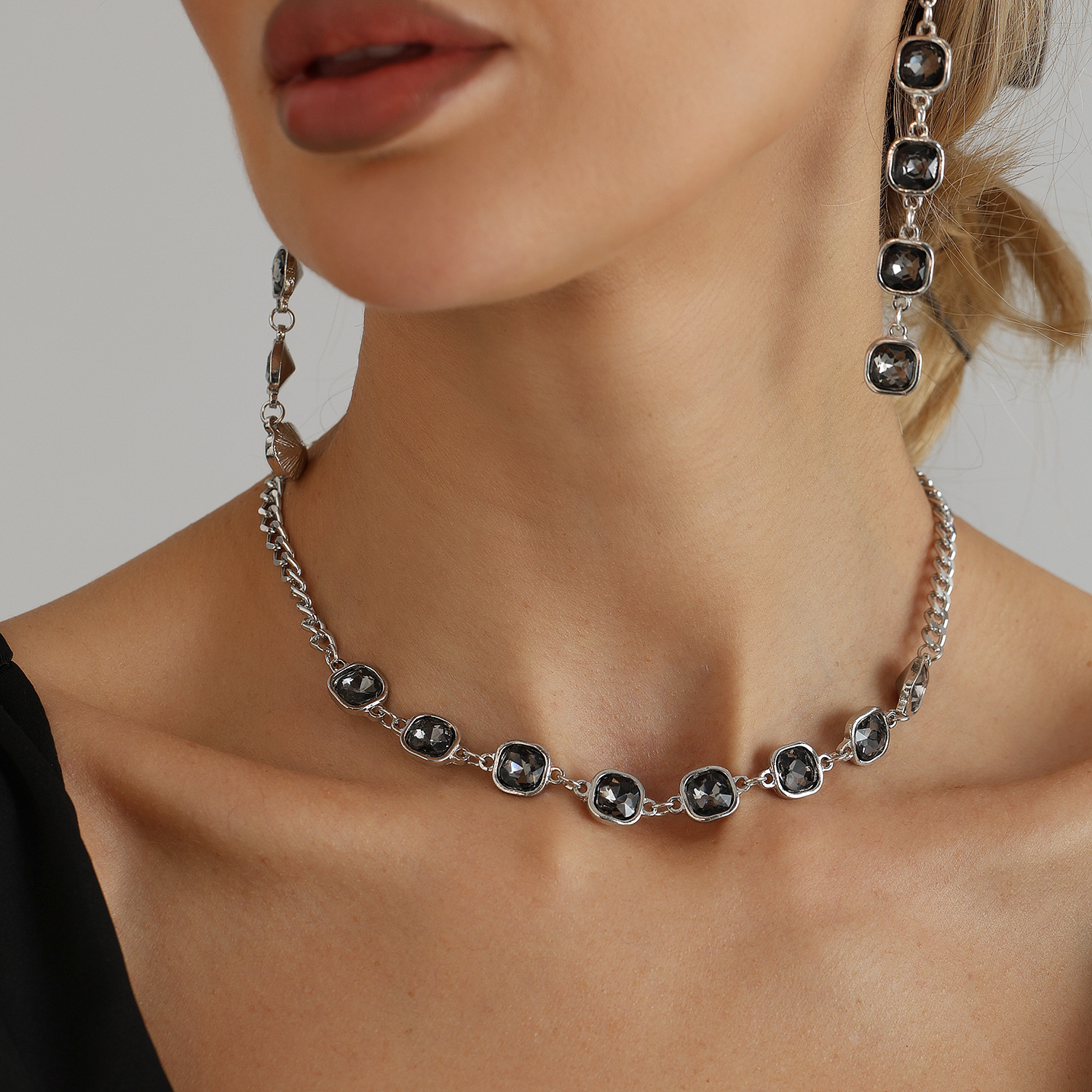 Accessories Geometric Black Diamond Gemstone Necklace Earrings Three-piece Set Wind Evening Dress Necklace