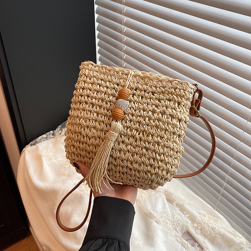 Woven hollow bag women 2024 spring summer new straw woven shoulder crossbody casual bag vacation bag