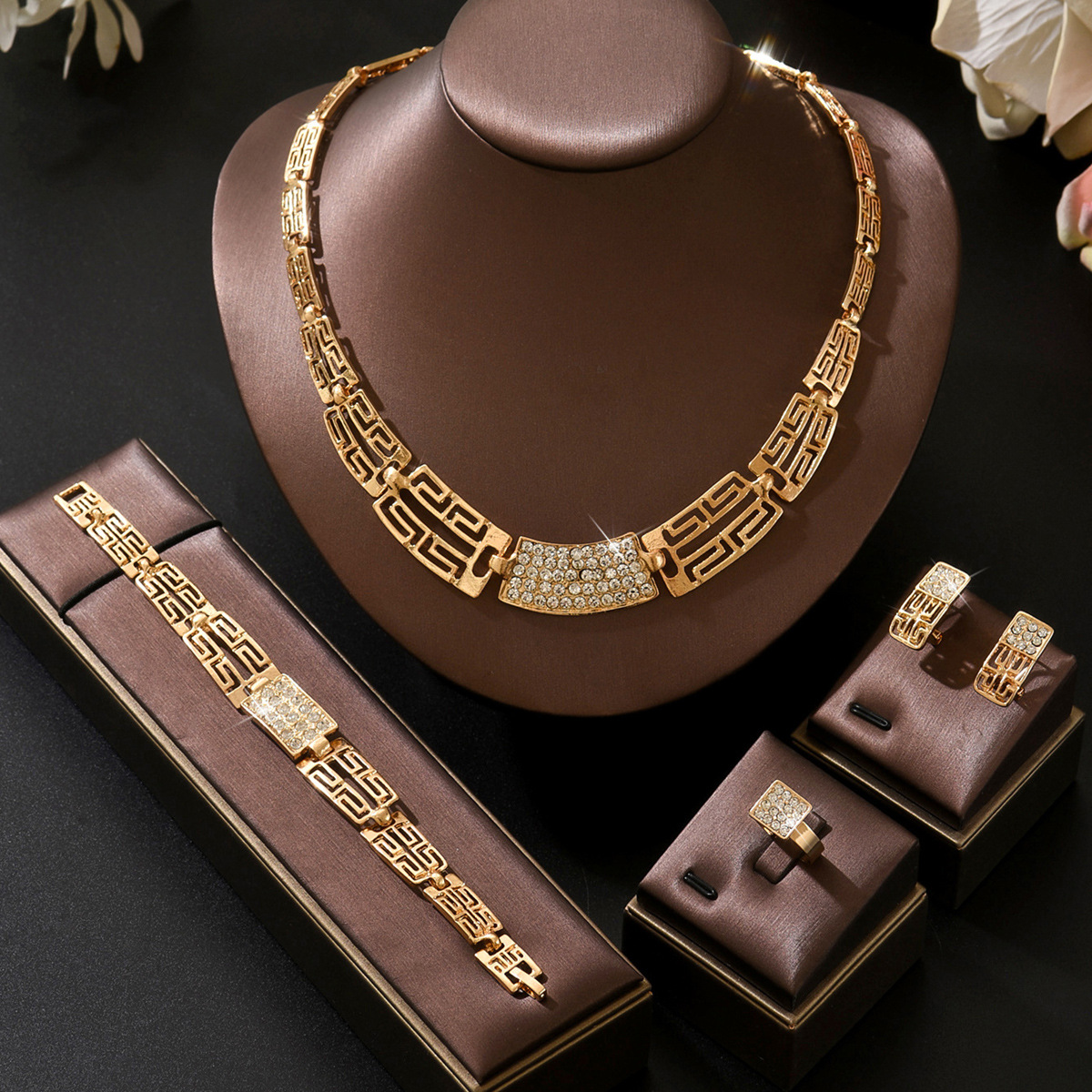 Gold Alloy Hollow Necklace Earrings Bracelet Ring Four-Piece Wedding Banquet Accessories