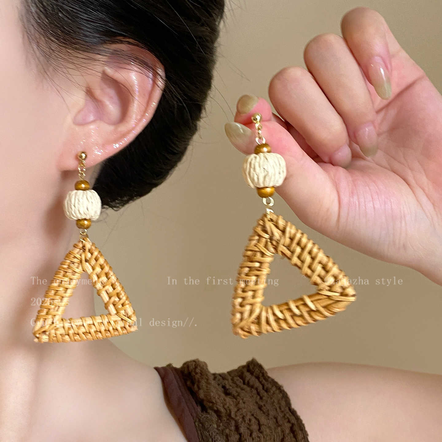 Wooden Rattan Woven Ear Hoops Women 2025 New Bohemian Vacation Style Earrings Exaggerated Face-Slimming Stud Earrings