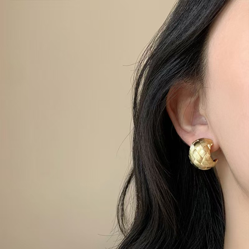 Silver Needle Cross Texture Earrings 2026 New Women's Stud Earrings Simple Ear Accessories